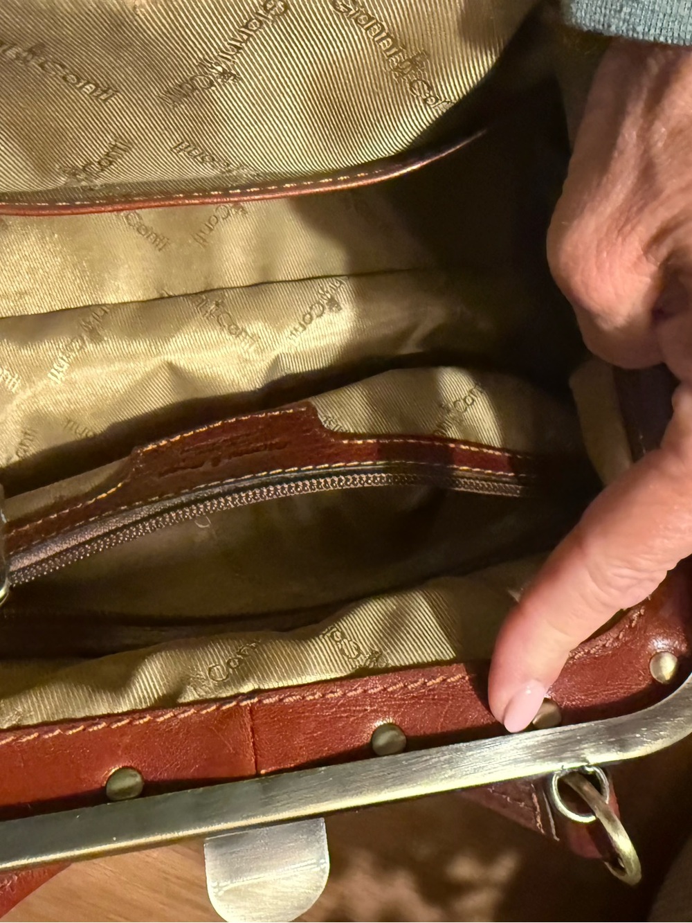 Gianni Conti - Italian leather Gladstone bag, Italian leather & retro hardware - Picture 14 of 14